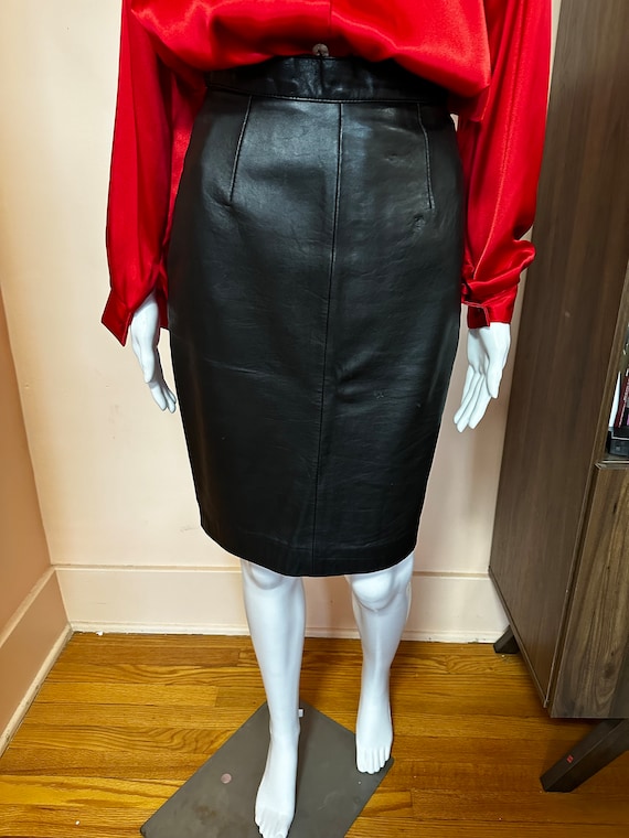 Vintage 1980s leather knee length pencil skirt wo… - image 1