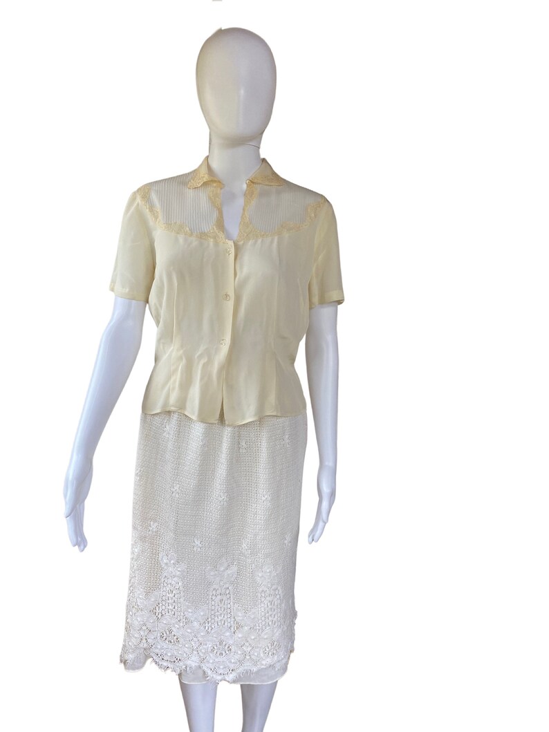 Vintage 70s union made cream lace skirt/ womens vintage skirt size 24/ womens size 0 boho lace skirt image 3