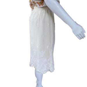 Vintage 70s union made cream lace skirt/ womens vintage skirt size 24/ womens size 0 boho lace skirt image 2