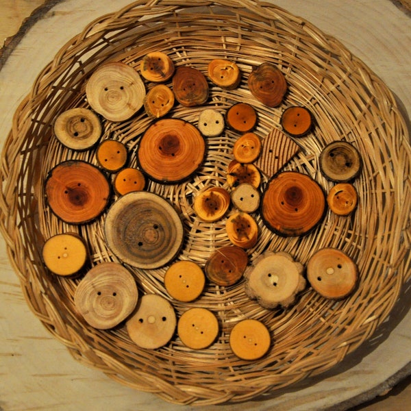 Wooden buttons for textile creation