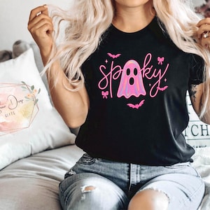 Pink Neon Geist Shirt, Halloween gruseliger Geist T-Shirt, Frau Halloween T-Shirt, gruseliges Geist Shirt, Halloween Geschenk des Mädchens, gruseliger Urlaub Shirt
