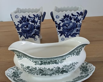 Salsera vintage de porcelana verde Fasan de Villeroy & Boch con bandeja inferior incorporada, Alemania.