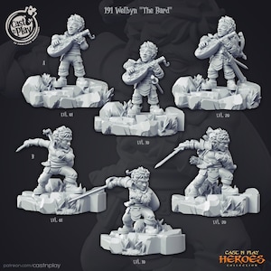 Pode incluir: Um conjunto de figuras em miniatura impressas em 3D de um personagem bardo em diferentes poses e níveis. O personagem está segurando um alaúde e uma espada. As figuras são impressas em cinza claro.