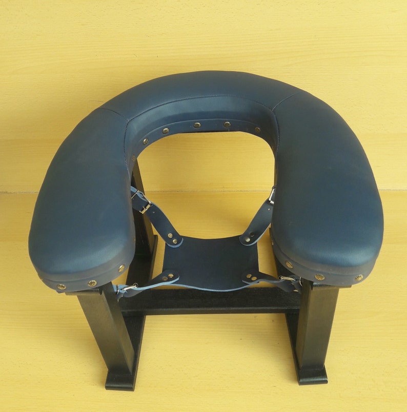 BDSM FURNITURE Queening Chair Oral Chair .humiliation Chair Cunnilingus