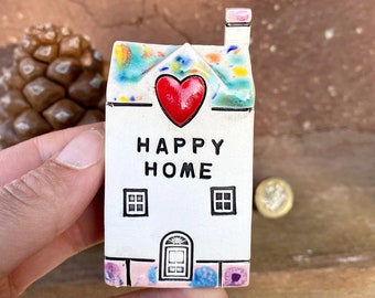 Happy Home, Housewarminggeschenk, Geschenk für Mutter, Tiny Keramikhaus, Miniaturhaus, britische Häuser, niedliches Keramikdorf