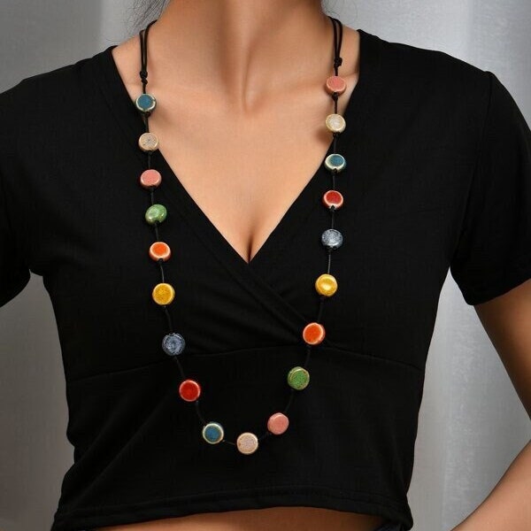 Collier en porcelaine, bijoux en céramique faits à la main pour la Saint-Valentin, collier épais - multicolore - design artisanal - collier Boho