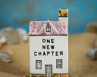 One New Chapter 陶器の家、手作りの小さな村、新生活の贈り物、陶器の棚飾り、友情の贈り物、Studio Pottery UK