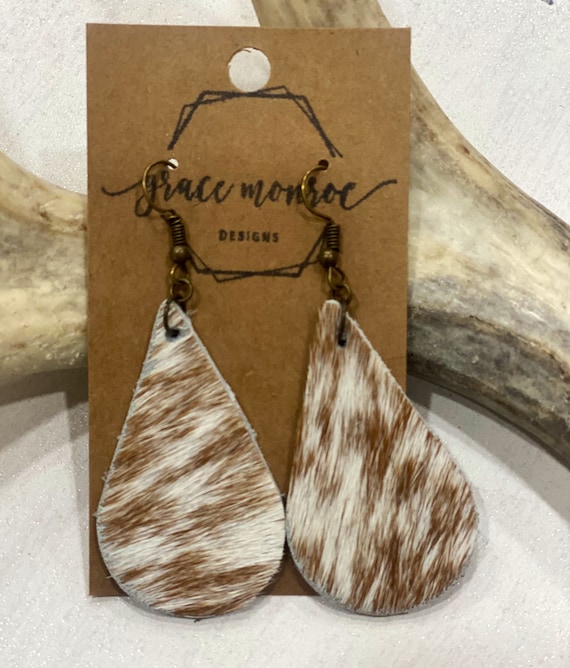 Teardrop Cowhide Earrings, Tan and White Hair on hide, western fashion, Cowgirl earrings, rodeo wear, leather earrings, trending earrings