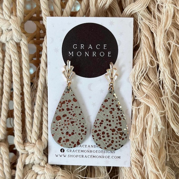 Small Sage Green Metallic Gold Flecked Crystal Art Deco Teardrop Earrings/Chic Petite Holiday Event Trending Earrings/Soft Leather Earrings