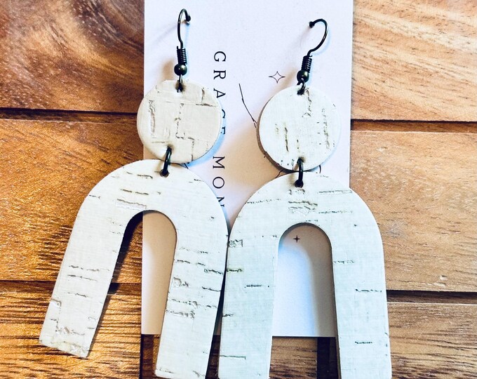 White Leather Cork Arch Earrings, U Shaped Earrings, White Leather Earrings, Western Chic Earrings, Trending Earrings, Boho Chic Earrings