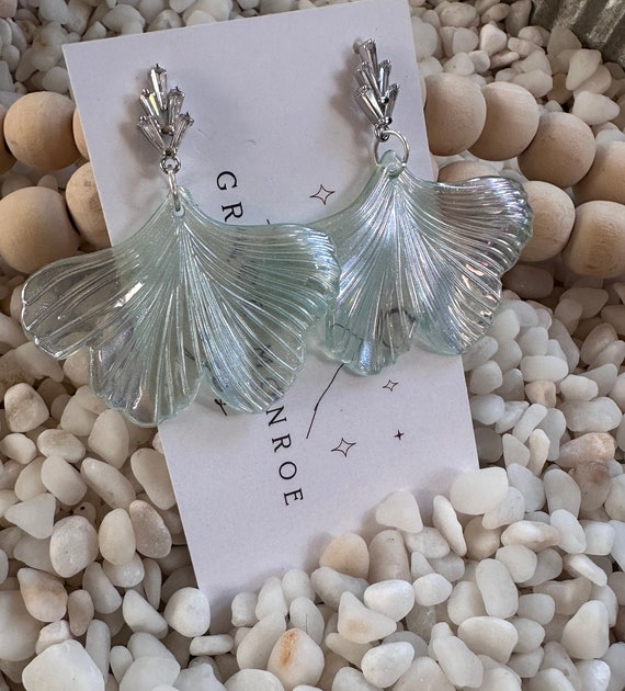 Ginkgo Leaf Earrings/Art Deco Earrings/Bridal Earrings/Chic Earrings/Summer Earrings/Statement Earrings/Translucent Green Earrings