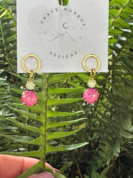 Austrian Pink Delite Chrysolite Opal Rhinestone Earrings/Petite Pink Swarovski Crystal Delite Opal Shimmery Earrings/Chic Crystal Earrings