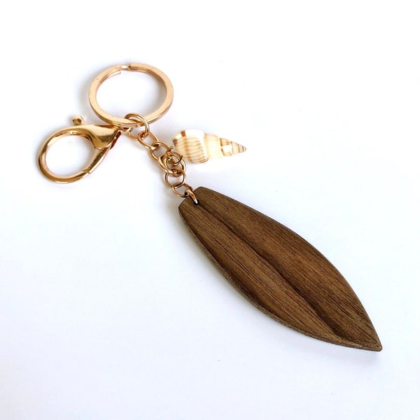 Personalized surf keychain | Wood and resin Jewelery for Woman | Small surfer Engraved gift board shape with wave Hawaiian eco accessories