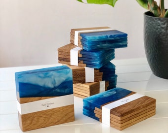 Set van 2/4/6 surf ocean onderzetters van hars en hout - Geschenkideen | Handgemaakt | gegraveerde personalisatie Geschenkzeehouder | Blauwe Mokpads eiken