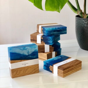 Set of 2/4/6 surf ocean Resin & Wood Coasters - Geschenkideen | Handmade | made engraved personalisiert Gift sea holder | Blue Mug pads oak