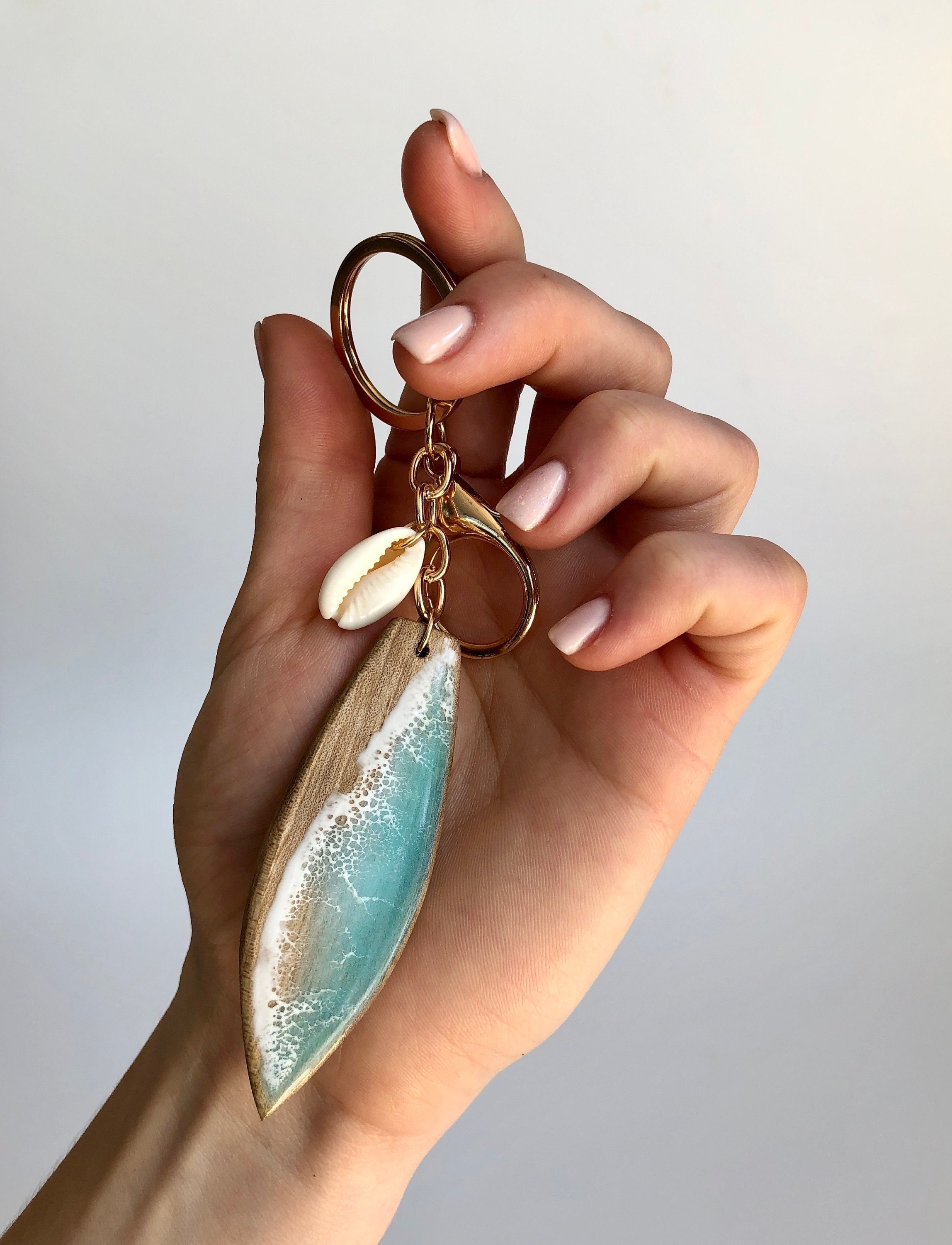 Personalized surf keychain | Wood and resin Jewelery for Woman | Small surfer Engraved gift board shape with wave Hawaiian eco accessories