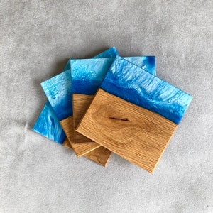 Set of 2/4/6 surf ocean Resin & Wood Coasters - Geschenkideen | Handmade | made engraved personalisiert Gift sea holder | Blue Mug pads oak