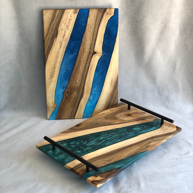 Wooden serving resin Tray kitchen Cheese Paddle epoxy oak Board Ocean surf handles blue blau Fütterungsbrett sea currency gift Green