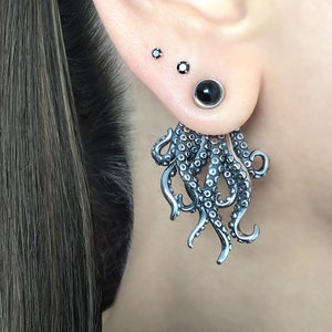 Octopus tentacles with circle earrings, front back earring, Octopus earring, Gothic earring, ear jacket, front back earrings