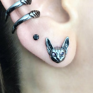 スフィンクス猫のイヤリング、黒猫のスタッド、スフィンクス猫のジュエリー、ステンレススチールのイヤリング、ゴシックジュエリー、ゴシックイヤリング、猫のジュエリー