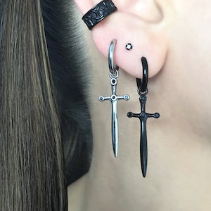 Boucles d'oreilles créoles épée, boucles d'oreilles créoles poignard, boucles d'oreilles poignard, boucles d'oreilles créoles, bijoux gothiques, cerceaux pour hommes, boucles d'oreilles épée, cerceaux épée