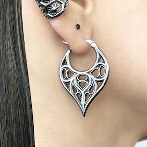 Gothic hoop earrings,Gothic Cathedral inspired jewelry, hoop earrings, gothic jewelry, gothic earrings, pointy hoops, gothic hoops