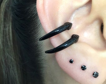Stoßzähne Ohrmanschette, Gothic Ohrmanschette, schwarze Ohrmanschette, Stoßzähne Manschette, Gothic Manschette, Wikinger Schmuck, Ear Cuff, Manschettenohrring, künstliche Knorpel, Krallen