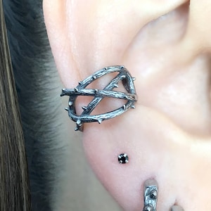 Thorns Ear cuff, wide thorn ear cuff, gothic ear cuff,  gothic jewelry, gothic earrings,  ear cuff, cuff earring, mens ear cuff,