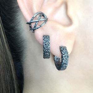 Roses hoop earrings, hoop earrings, gothic earrings, mens earring, huggie hoops. oxidized hoops, roses jewelry, stainless steel hoops