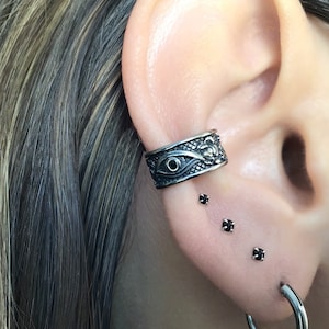 Eye Ear cuff, gothic ear cuff, stainless steel earrings, gothic earrings, eye earrings, ear cuff, cuff earring, fake cartilage ,no piercing