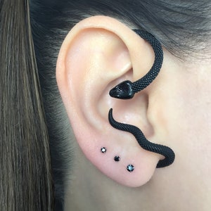 Snake ear cuff, No piercing ear cuff ,SINGLE Snake ear cuff, Gothic earring, Snake earring, gothic ear cuff ,unisex earring, single earring