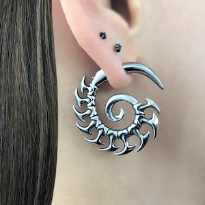 Spine and Spikes ear jacket earrings, front back earrings, claw jewelry,  gothic jewelry, gold earrings, black earring, spine earrings