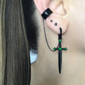 Schwert Ohrring mit Ohrklemme, Dolch Ohrring, Schwert Hoop Ohrring, Creole mit Ohrmanschette, Gothic Ohrring, Ear Cuff, Ohrring mit Ohrklemme, Creolen