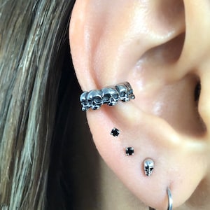 Ear cuff, gothic ear cuff, Skull ear cuff, stainless steel earrings, gothic jewelry, gothic earrings, fantasy jewelry, skull cuff