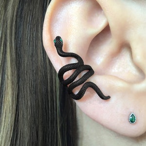 Snake Ear cuff with emerald eyes , Snake cuff, gothic ear cuff, Snake ear cuff,  snake earring, serpent ear cuff, single earring