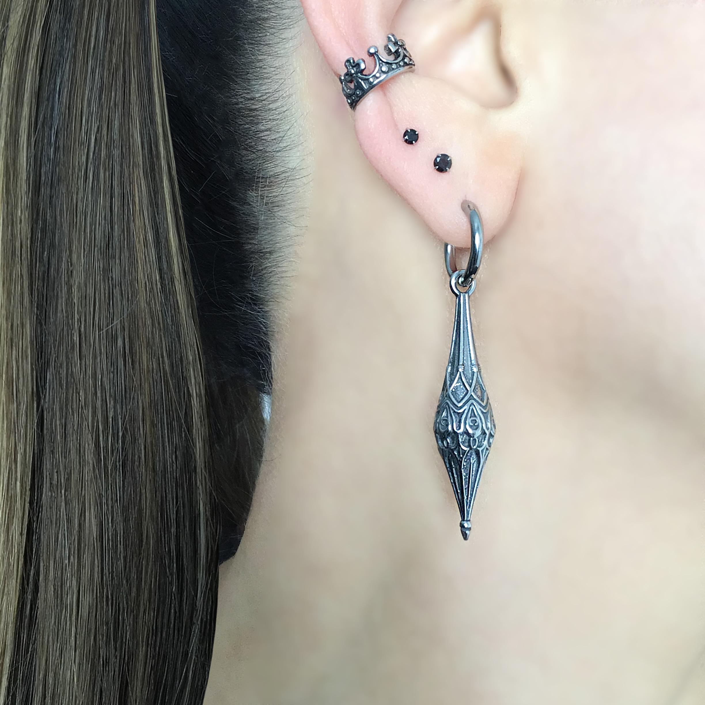 Gothic Pendulum Hoop Earrings, Gothic spike Lilla hoop earrings, Spike earrings hoop earrings, Goth jewelry, black hoop, statement earrings