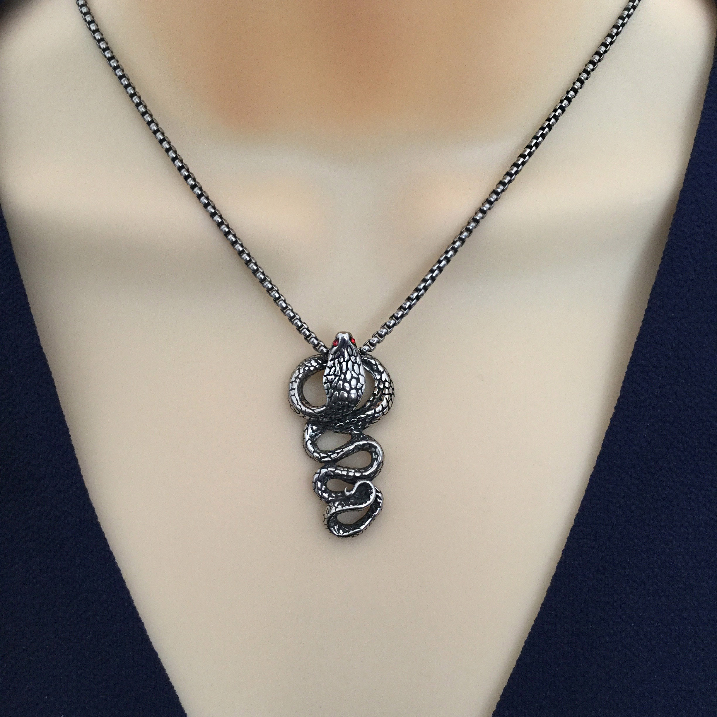 コブラ・蛇　ネックレス　ブランド不明 il_fullxfull.2192986017_i3v2.jpg