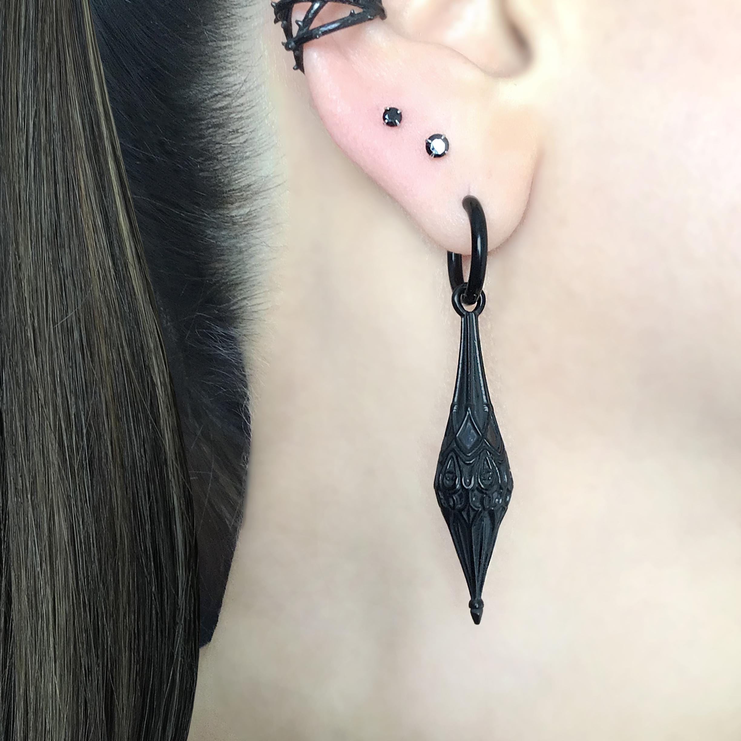 Gothic Pendulum Hoop Earrings, Gothic spike Lilla hoop earrings, Spike earrings hoop earrings, Goth jewelry, black hoop, statement earrings