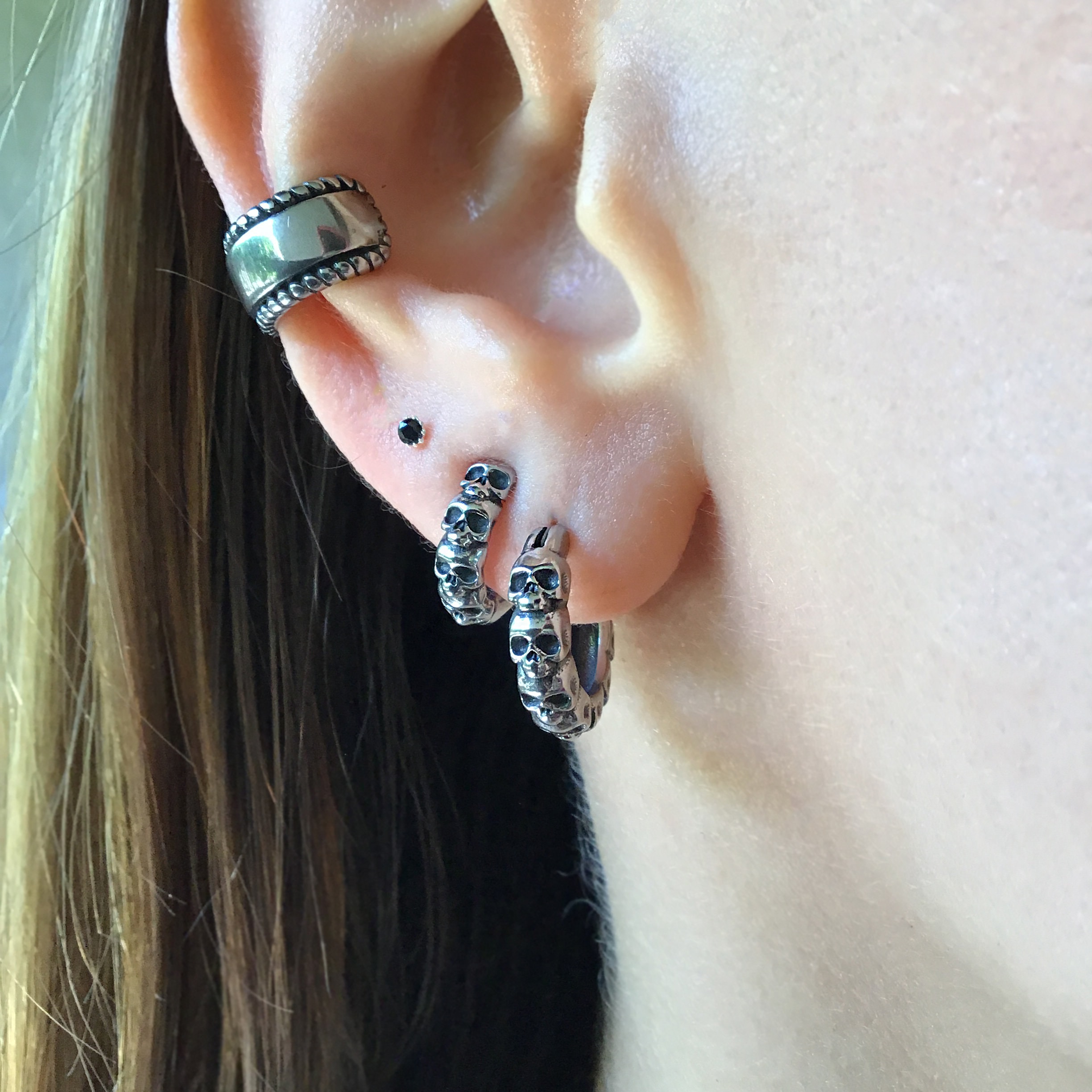 Oxidized skull  hoop earrings, hoop earrings, huggie earrings, huggie hoop, gothic jewelry, mens hoops, skull earrings, skull hoops