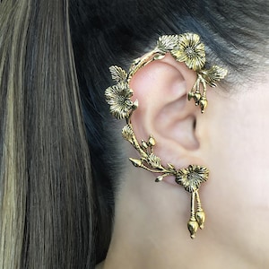 Flower non piercing cuff, no piercing ear cuff,Flowers earring, Single ear cuff, Gold cuff earring, Fairy inspired jewelry, Gothic jewelry