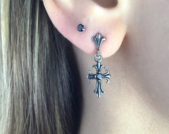 Silver Accessory Fashion Jewelry Earring Minimalist Trending Streetwear Earring Silver Stud Modern Earring Gothic Cross Design Earring