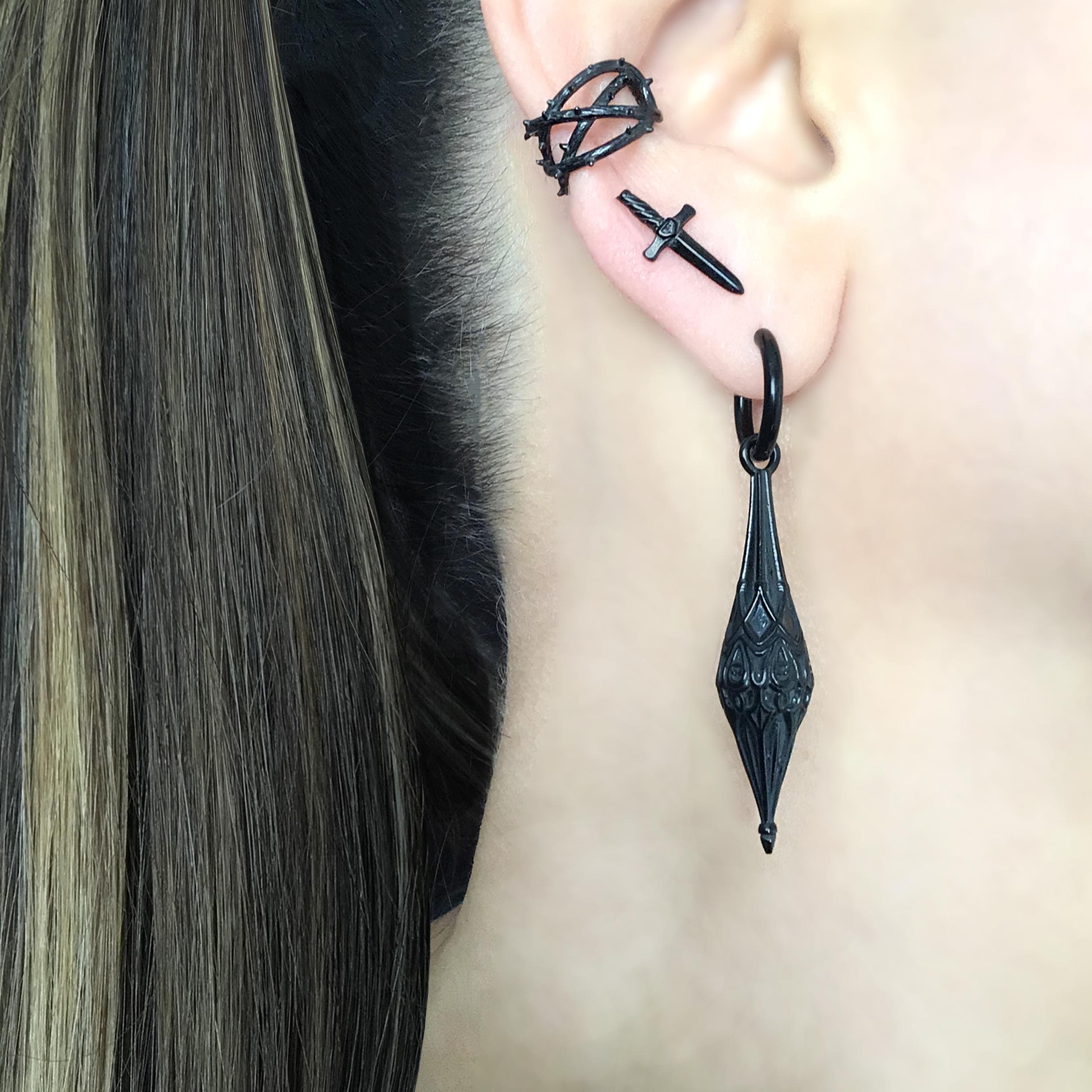 Gothic Pendulum Hoop Earrings, Gothic spike Lilla hoop earrings, Spike earrings hoop earrings, Goth jewelry, black hoop, statement earrings