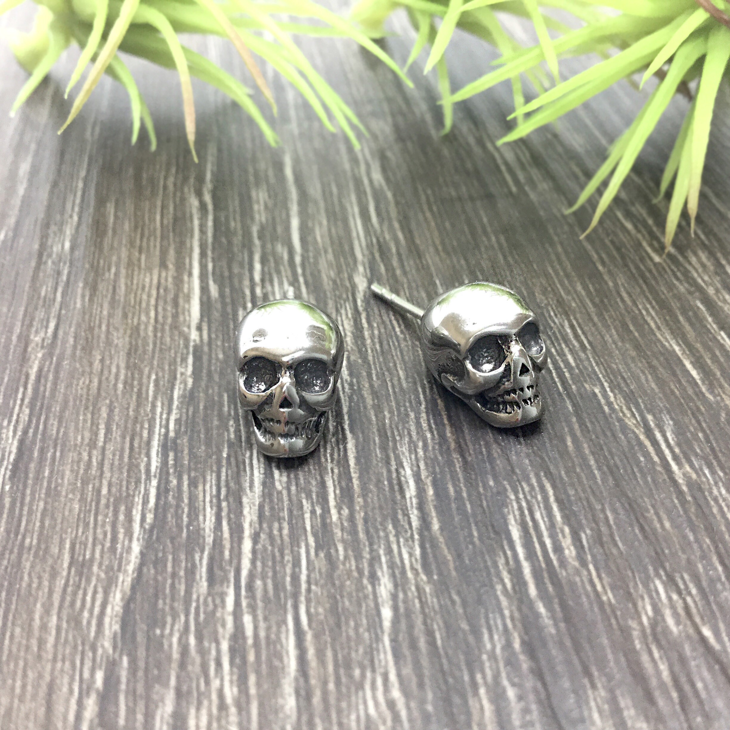 Skull mens earrings online