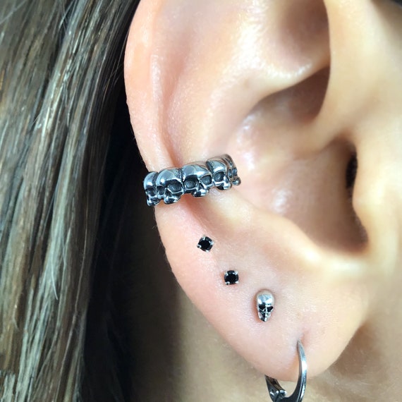 Ear cuff, gothic ear cuff, Skull ear cuff, stainless steel earrings, gothic jewelry, gothic earrings, fantasy jewelry, skull cuff