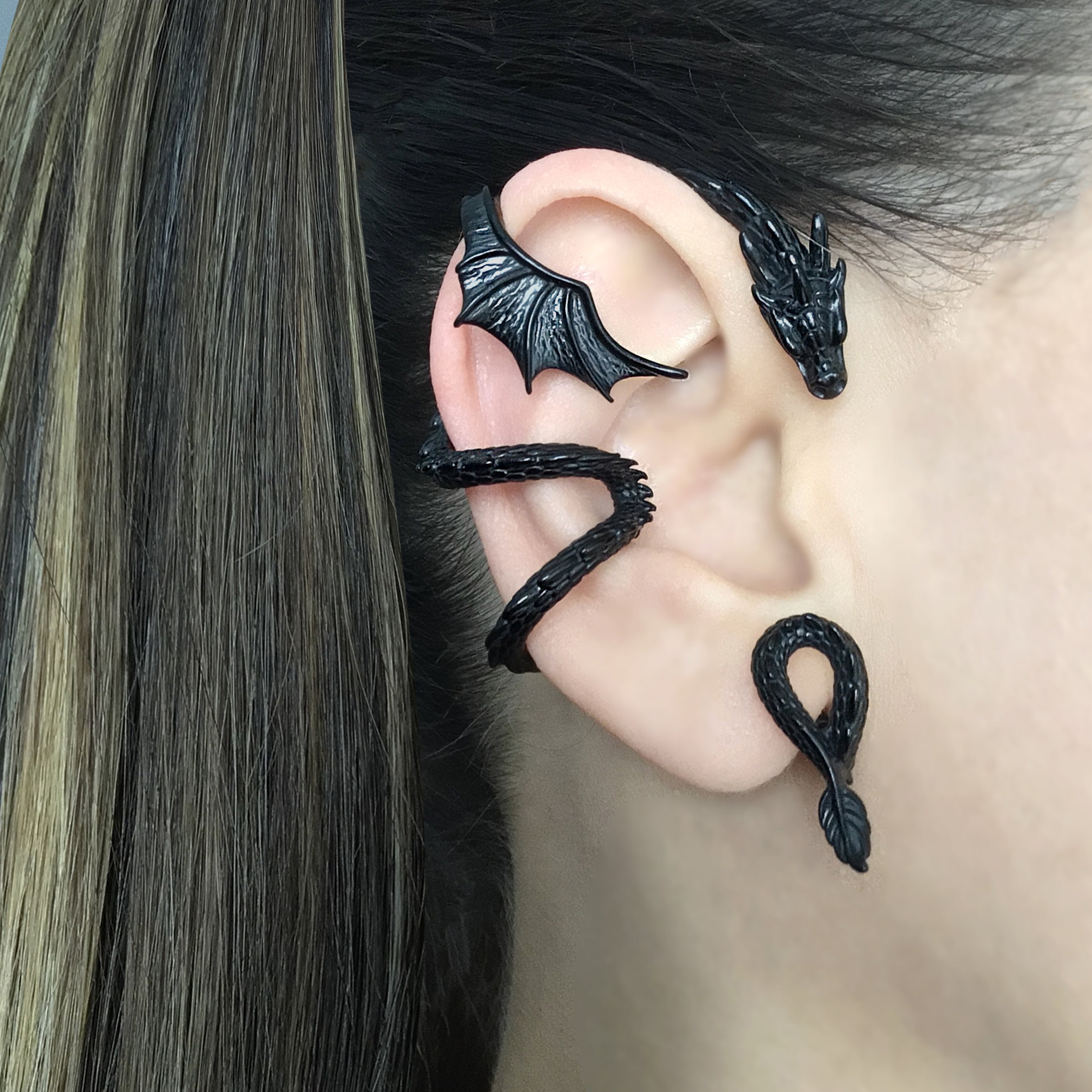 NO PIERCING Dragon cuff with large wing in Gold  Dragon earrings, Dragon ear cuff, Black Dragon, Dragon ear wrap