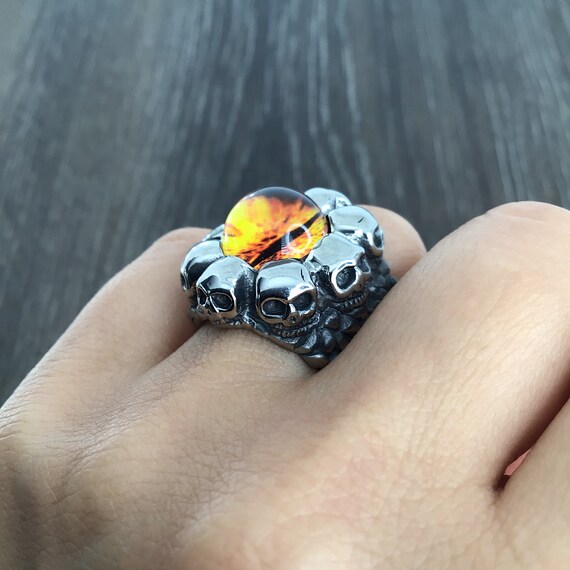 Ojo de drag n con anillo de calaveras anillo de ojo de drag n de