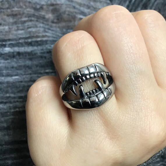 Vampire Teeth Stainless Steel Ring atelieryuwa.ciao.jp