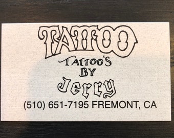 Tattoo Business Cards / Tattoo Artists With Magic The Gathering Inspired Business Cards / This bold pink and black tattoos business card is elegant and stylish.