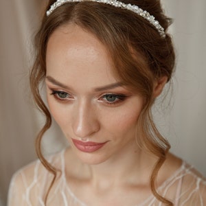 Pearl Bridal Headband, Boho Wedding Hair Piece, Bridesmaid Headpiece image 4