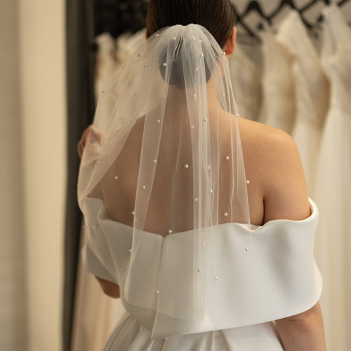 Voile de mariage court, Voile d'enterrement de vie de jeune fille, Mini voile, Voile de longueur d'épaule, Voile simple de niveau de perle, Voile d'enterrement de vie de jeune fille